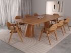 SALA DE JANTAR SANTORINI 220CM COM 8 CADEIRAS MADEIRA MACI&Ccedil;A RAVENA CINAMOMO COURINO